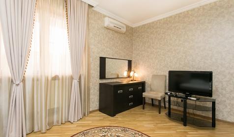 Люкс четырехместный трехкомнатный с кухней