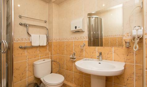 Люкс четырехместный трехкомнатный с кухней