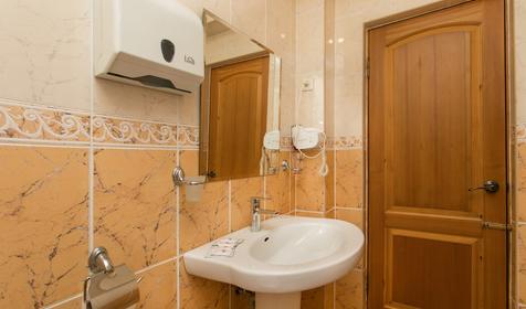 Люкс четырехместный трехкомнатный с кухней