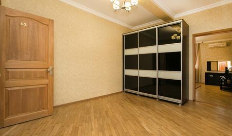 Люкс четырехместный трехкомнатный с кухней