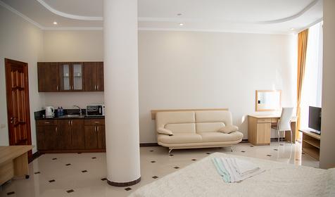 Студио трехместный