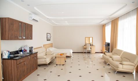 Панорамный люкс трехместный с террасой (в корпусе Вилла)