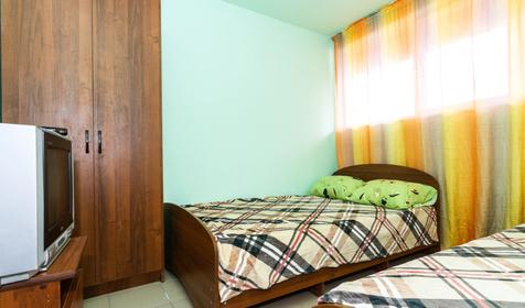 Эконом трехместный с кондиционером. Гостевой дом Молния, Туапсе, Бухта Инал