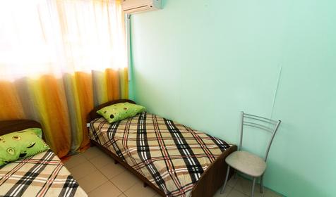 Эконом трехместный с кондиционером. Гостевой дом Молния, Туапсе, Бухта Инал