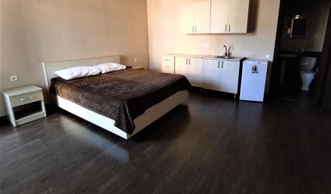 Студия трехместный