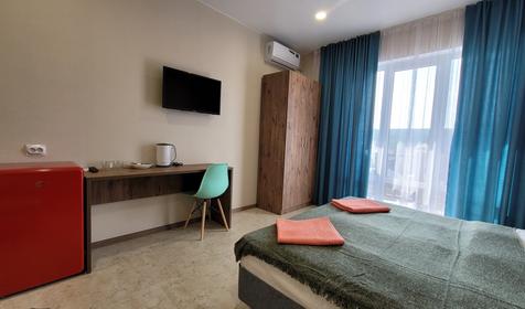 Трехместный