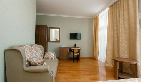 Студия трехместная