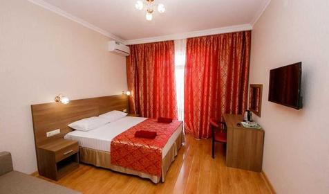 Студия трехместная