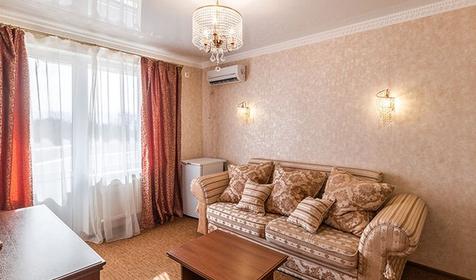 Люкс двухместный двухкомнатный (с балконом)