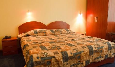 Стандарт плюс двухместный с французской кроватью (в Коттедже, мансардный без балкона)