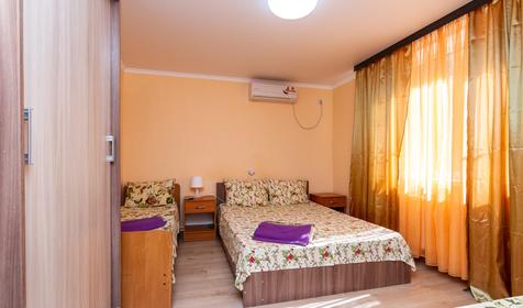 Четырехместный в кирпичном коттедже