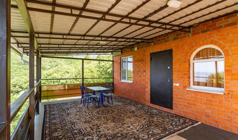 Четырехместный в кирпичном коттедже