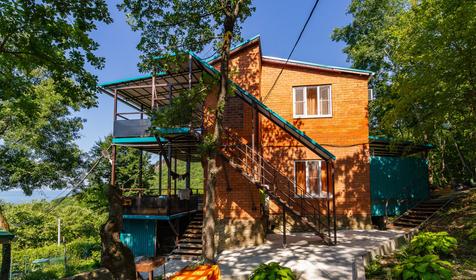 Четырехместный в кирпичном коттедже