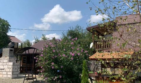 Домик у реки Дах