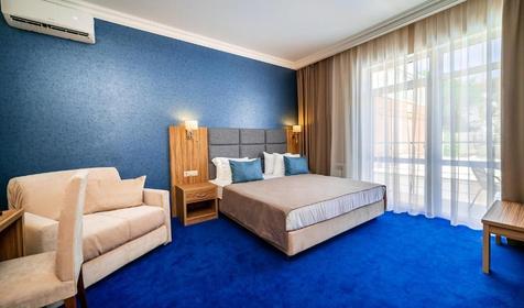 Комфорт с балконом и видом на бассейн. Отель Blue Marlin (Блю Марлин), Геленджик