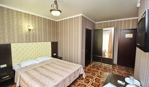 Полулюкс двухместный с балконом