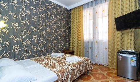 Двухместный с балконом, вид на соседнюю гостиницу