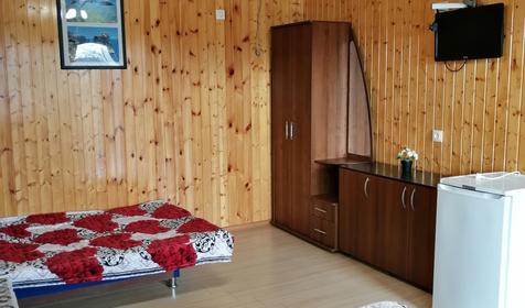 Стандарт трехместный с видом на озеро (25 кв.м)