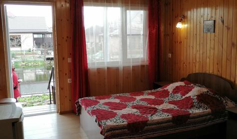 Стандарт трехместный с видом на озеро (25 кв.м)