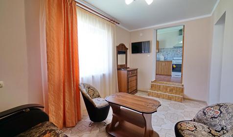 Дом с одной спальней и гостиной