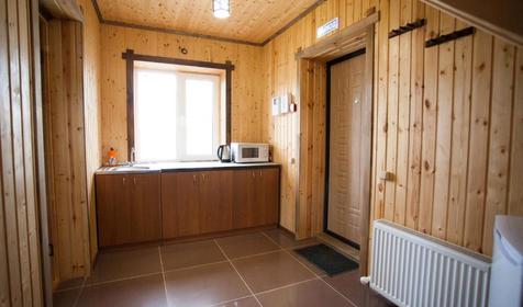 Дом с башней