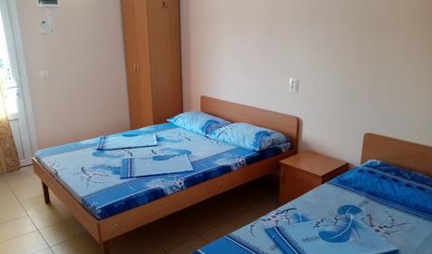 Трехместный