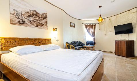 Джуниор Сюит