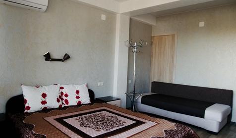 Трехместный