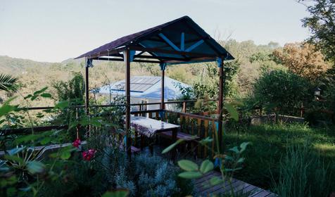 Трехместный