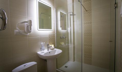 Пятиместный люкс с видом на море