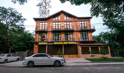 Николаев двор