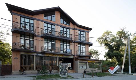 Николаев двор