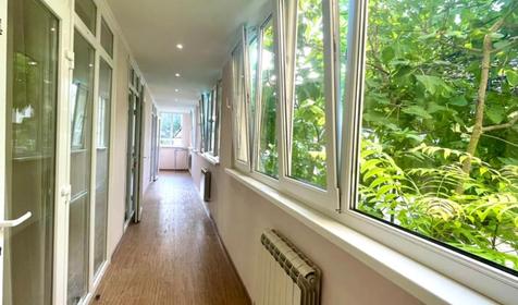 Трехместный