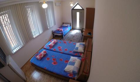 Трехместный номер с отдельным входом