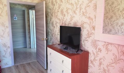 Семейный двухкомнатный с большим угловым балконом