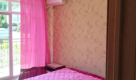 Семейный двухкомнатный с большим угловым балконом