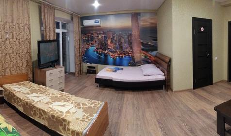 Улучшенный номер на 4-6 мест с большим угловым балконом