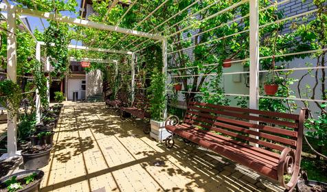 Николаев двор