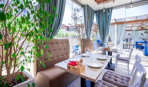 Николаев двор