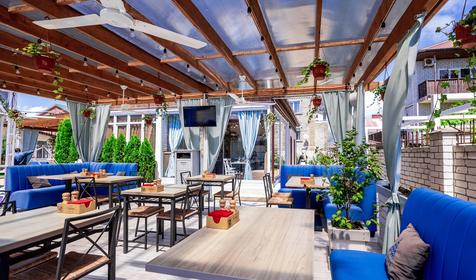 Николаев двор