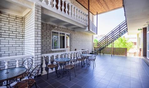 Николаев двор