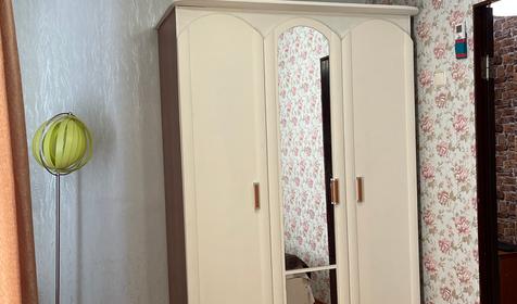 Дом трехкомнатный с отдельным двором