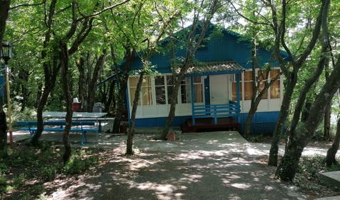 Восьмиместный (3 комнаты) коттедж №42