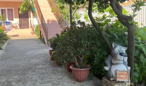 Гостевой дом У Георгия, Сочи, Лоо