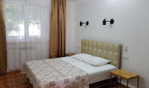 Семейный домик 4-6 местный с кухней, столовой и террасой