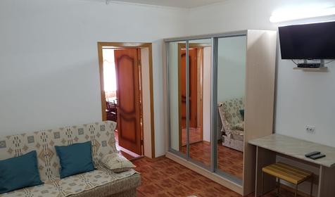 Семейный домик 4-6 местный с кухней, столовой и террасой