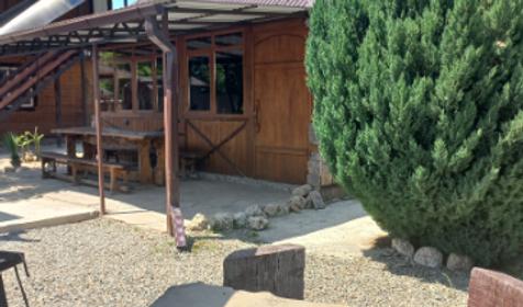 Домик у реки Дах