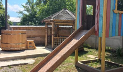 Домик у реки Дах