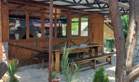 Домик у реки Дах