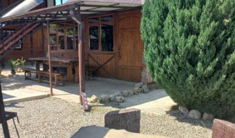 Домик у реки Дах